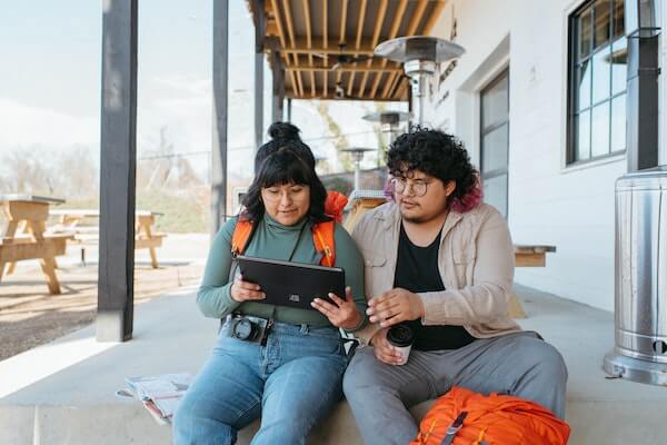 couple avec une tablette